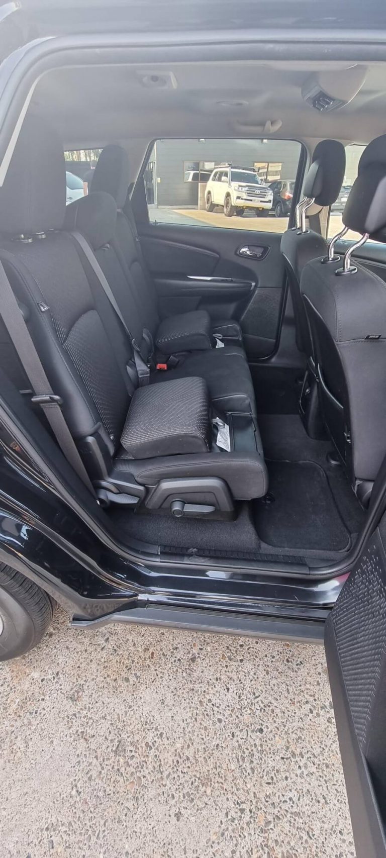 dodge-journey-sxt-2011-auto-my12-interior-backseat